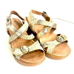 Dansko Women's Julie Taupe Snake Wedge Sandal Sz 38 US 7.5-8